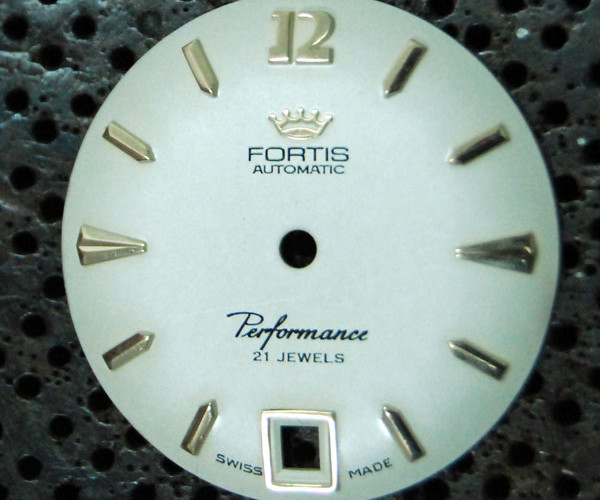 Fortis Performance, restauración de la esfera o dial