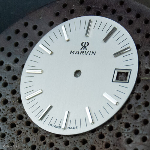 Marvin Revue: esfera de reloj rodiada. Restauración de cuadrante o dial en Danafi, Barcelona.