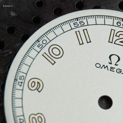 Esfera de reloj Omega restaurada con números no luminiscentes