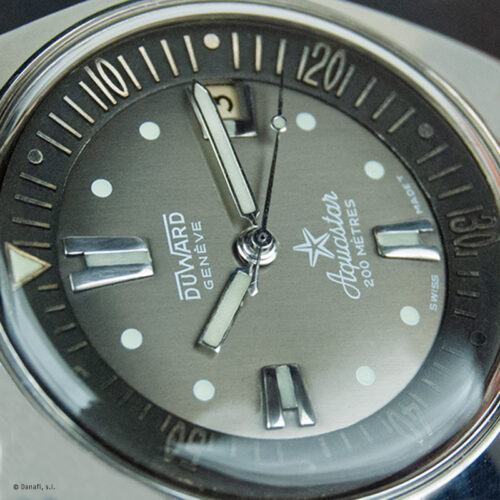 Duward Aquastar 200 m: Restauración completa de un reloj vintage en los talleres artesanos Danafi de Barcelona.